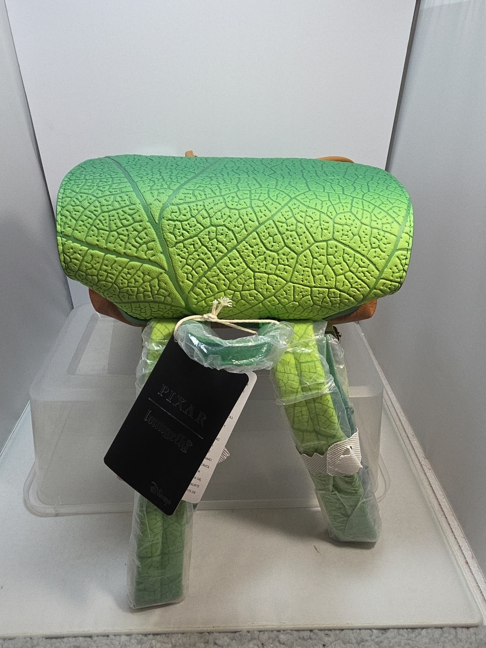 Loungefly Disney Pixar A Bug's Life Leaf Mini Backpack NWT - Picture 5 of 6